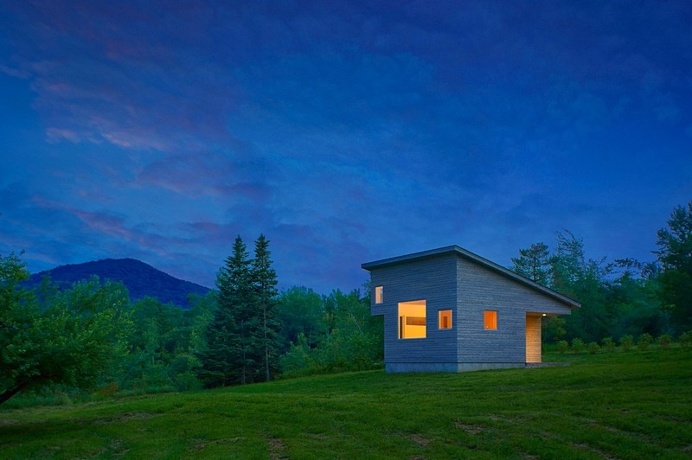 Micro House by Elizabeth Herrmann Architecture
