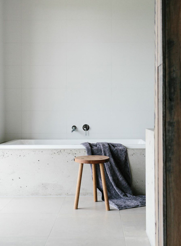 Rustic bathroom. Home of Johnny & Claire Greig. © Tara Pearce. #bathroom #rustic #bathtub