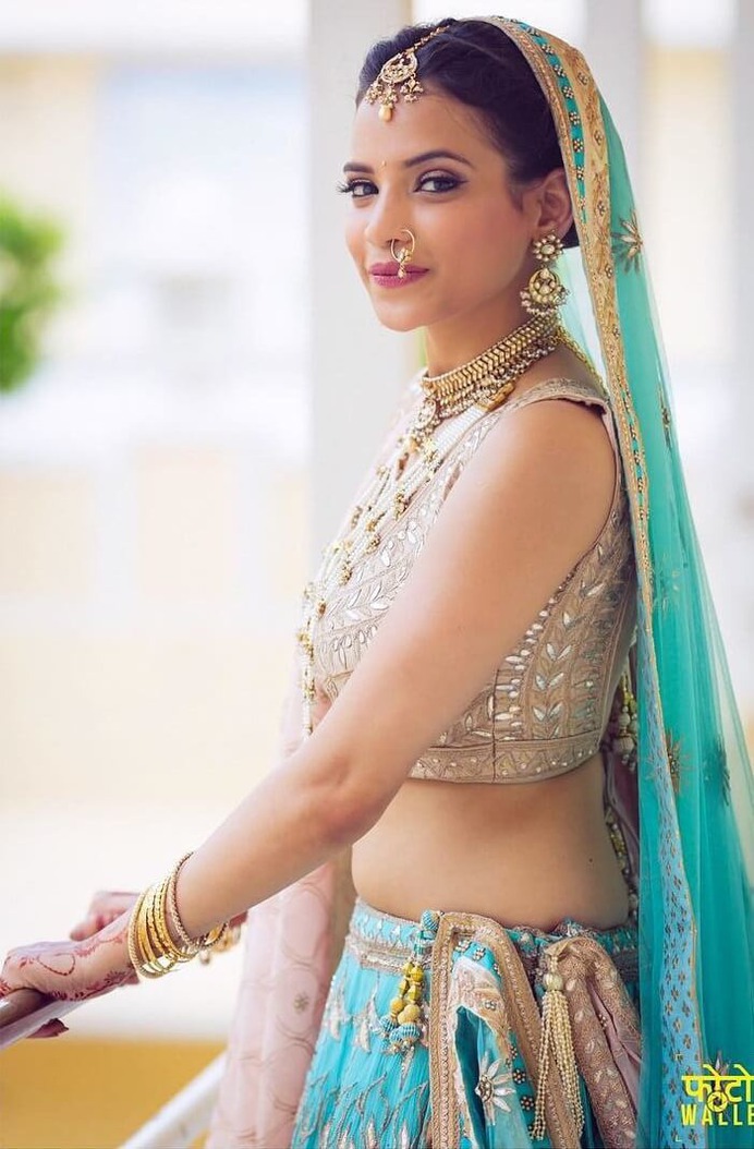 rozy Lehenga Color Combination