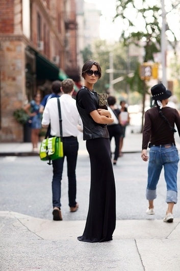 091411blackdress8683web.jpg (JPEG Image, 590 × 885 pixels) #fashion