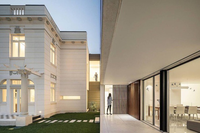 Águeda House - An Intervention in an Eclectic Architecture Building