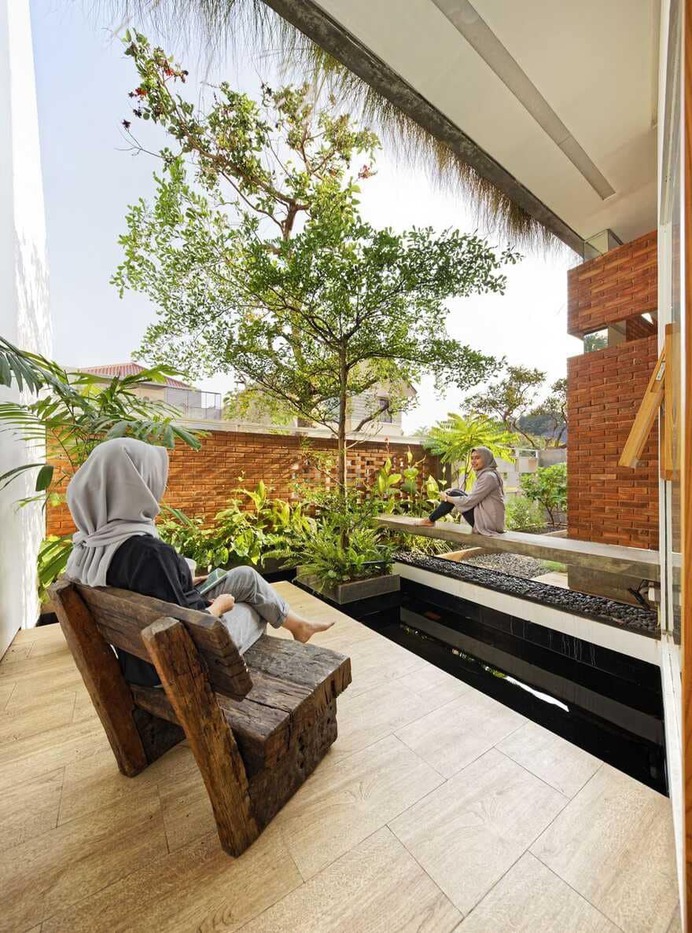 Flick House, Cinere, Indonesia Delution Design Revolution