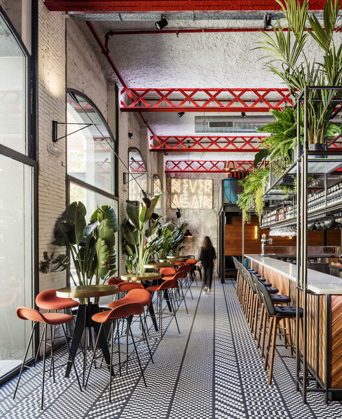 Barcelona Restaurant Features Eclectic Design - InteriorZine #restaurant #decor #interior