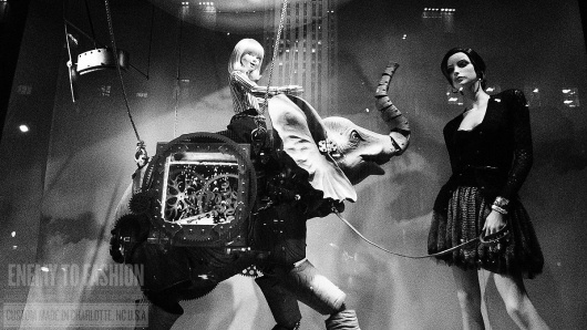 p1100816.jpg 1200×675 pixels #photography #white #black #and