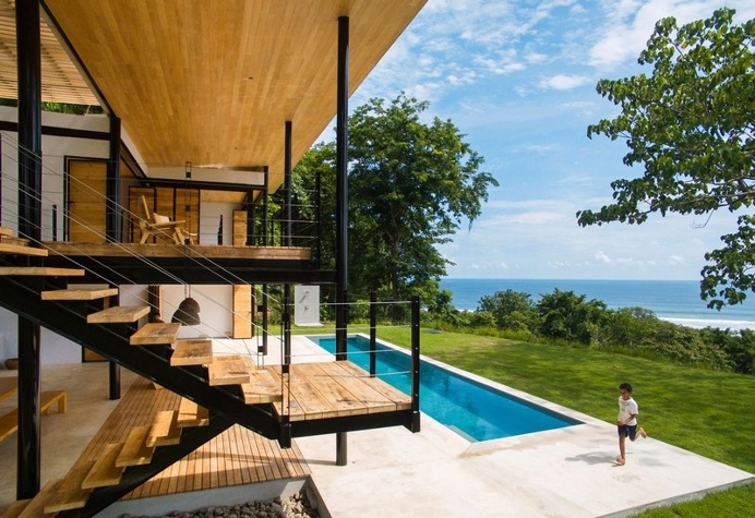 Sustainable Terrace House Almost Completely Open To The Outside