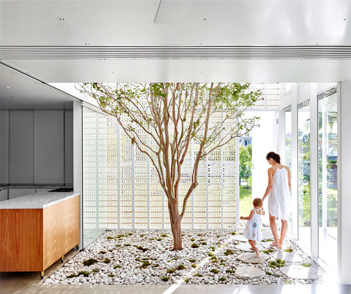 White Brick House by James Russell Architect - InteriorZine#architecture #house #home #decor #interior
