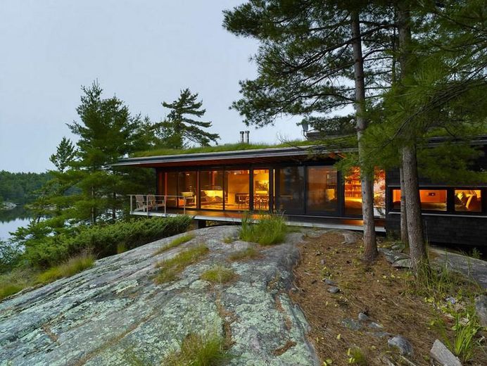Four-Season Family Cabin in Southern Ontario by Ian MacDonald 1