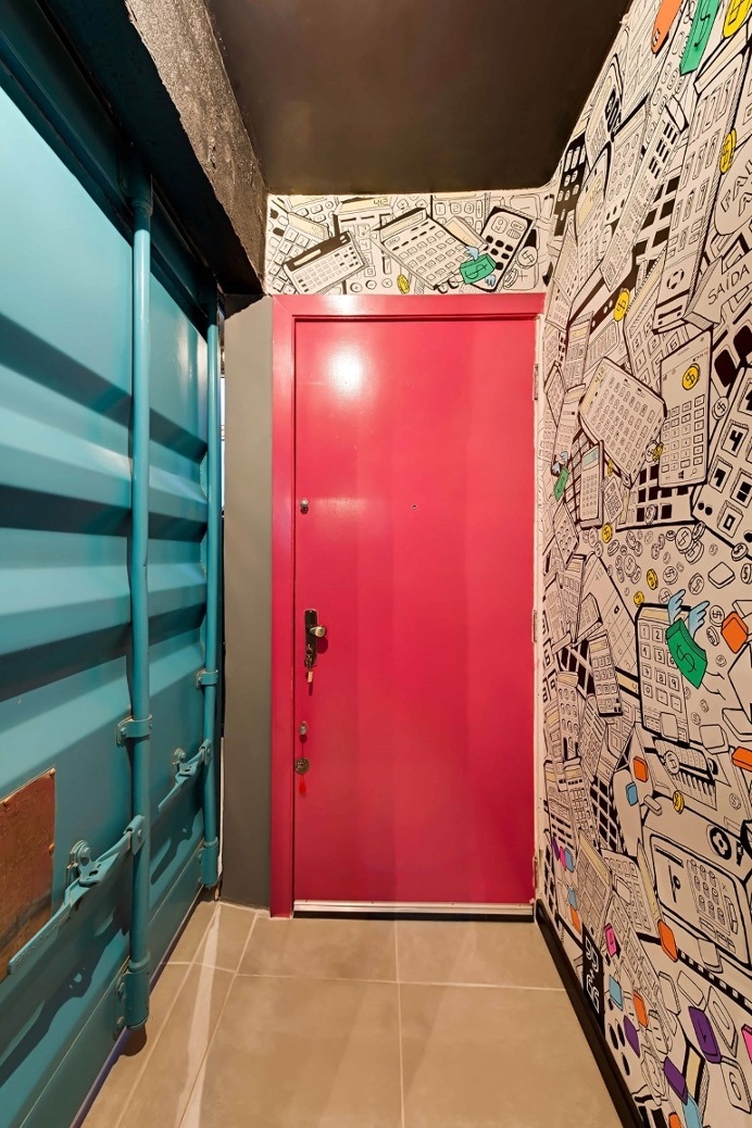 Holliday 711 – The Industrial and Fun is All Over the Place