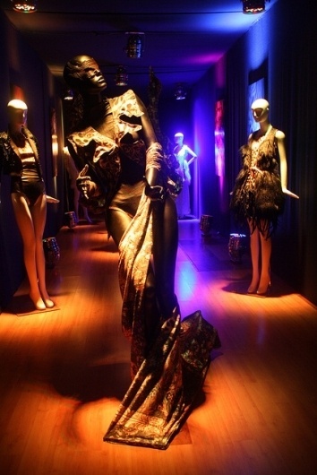 Todos os tamanhos | Exposição TIERRA 2012 Manequins MR | Flickr – Compartilhamento de fotos! #portes #alex