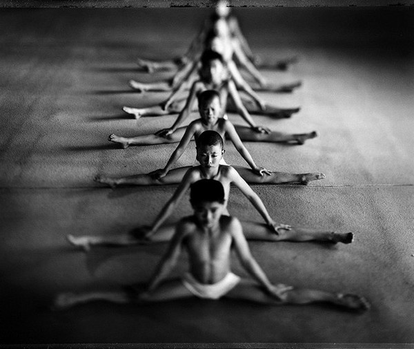 Black and White Photography by Tomasz Gudzowaty #inspiration #white #black #photography #and