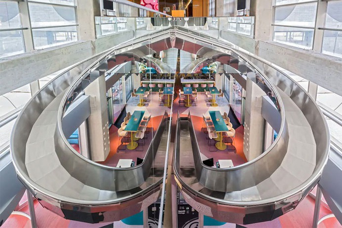 Chips Chairs Spread the Mood of the New Hall of the Hotel Barceló in Malaga - InteriorZine