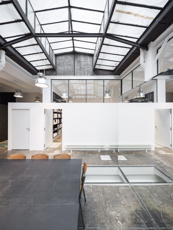 Krisvanassche Office
