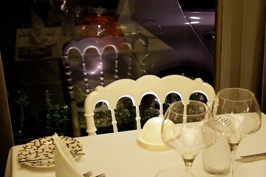 all in one / Restaurante Cais d'4 Porto 2010 www.artspazios.pt #design #architecture #artspazios #restaurant