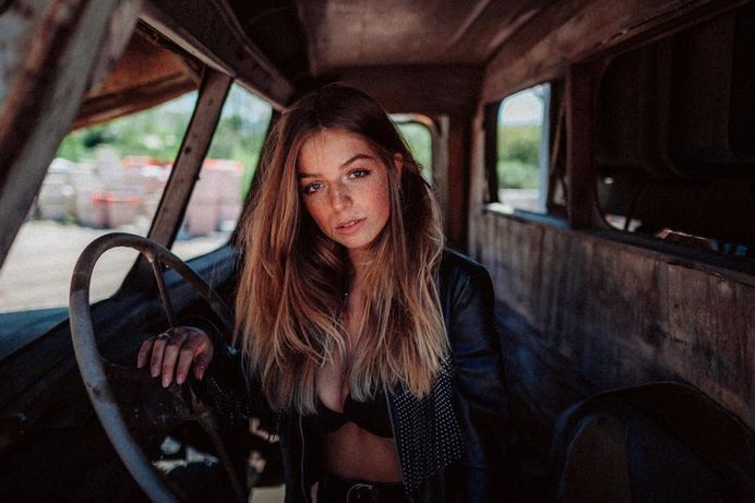Natural and Authentic Female Portraits by Tony Andreas Rudolph
