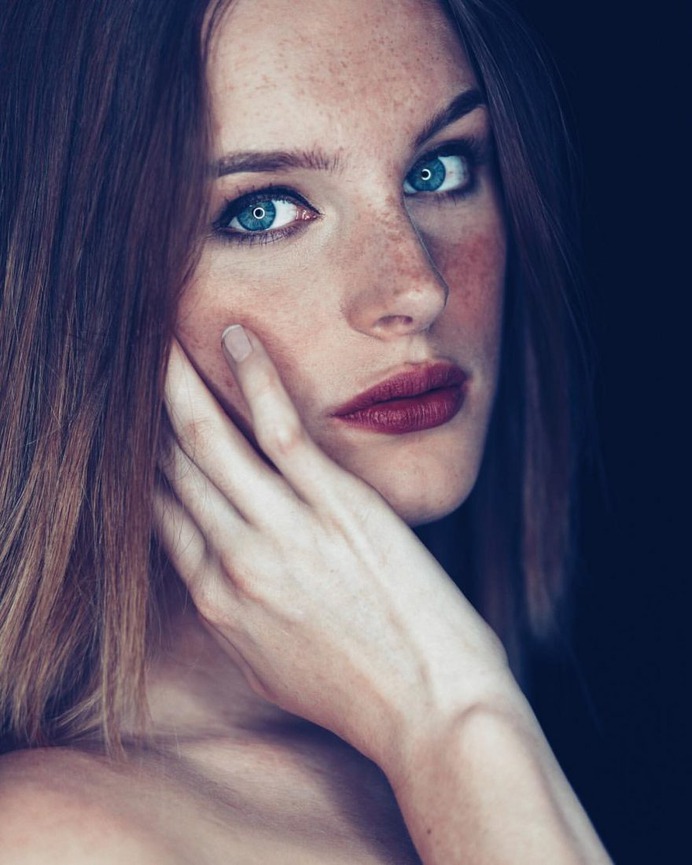Gorgeous Beauty and Fashion Photography by Meric Hakan