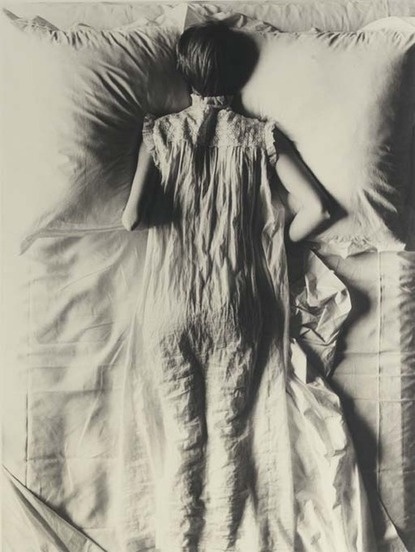Baubauhaus. #white #bed #black #and