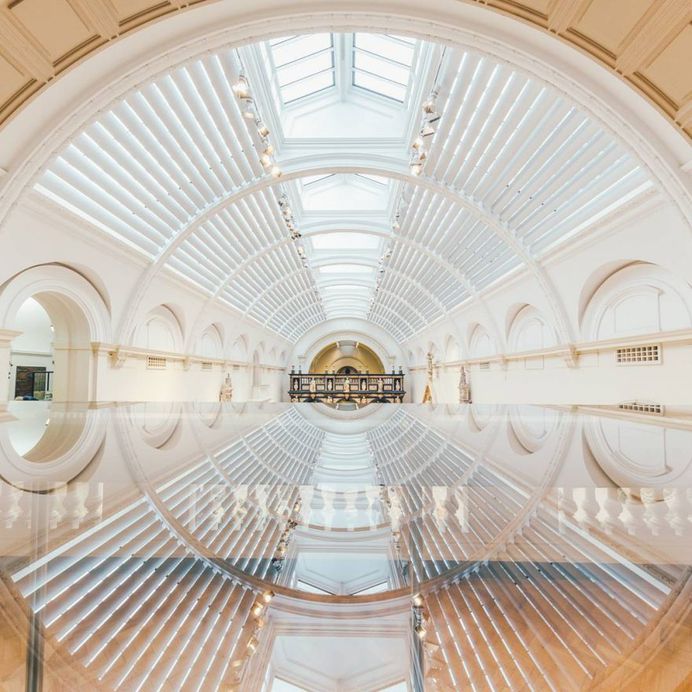 Stunning Colorful and Minimalist Urban Photography by Jorge Alva