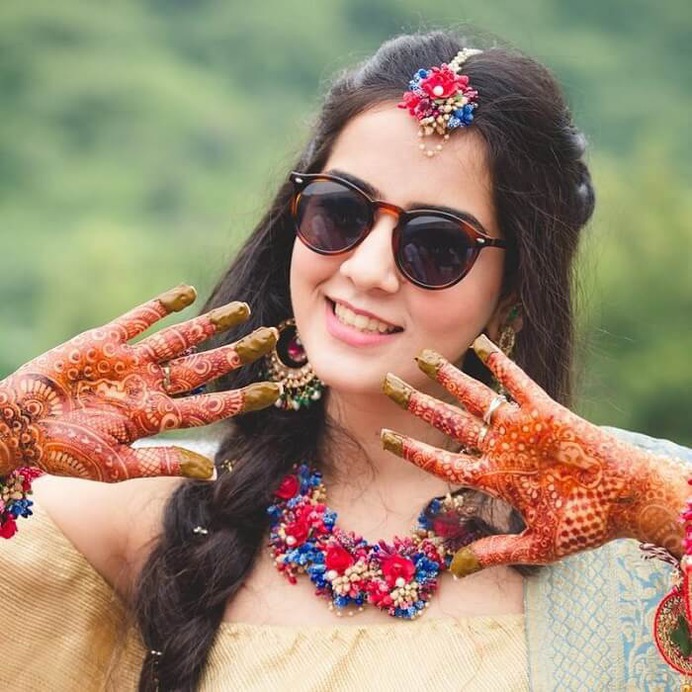 26 Handpicked Gota and Floral Maang Tikka Designs