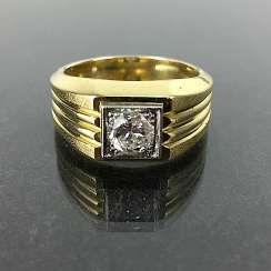 Fancy Ring is 0.8 carats, Yellow Gold / White Gold 750, very solid, brilliant solitaire, very good.