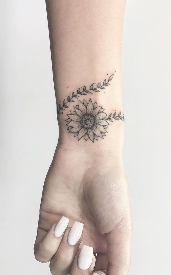 Wonderful Rose Tattoo Designs for girls