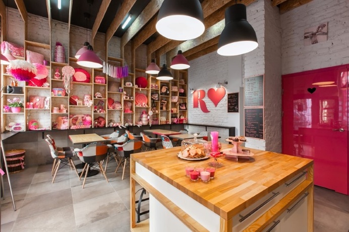 the pinkest shop and cafe