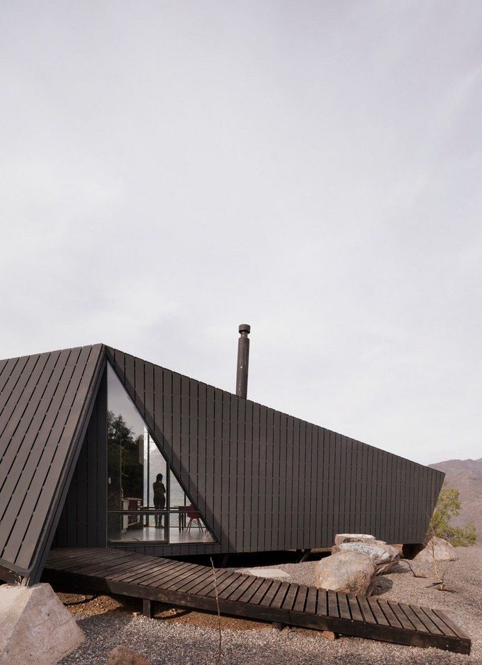 Small Mountain Cabin in San Esteban, Chile, Gonzalo Iturriaga Arquitectos 1