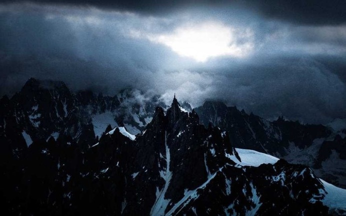 Versants Perdus: Esteban Wautier Documented His Climbing to Mont Blanc