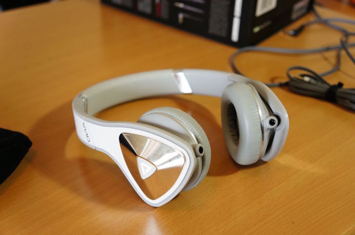 Monster DNA Pro Over-Ear Headphones #tech #flow #gadget #gift #ideas #cool