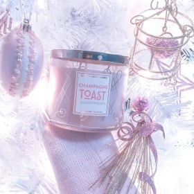 - pastel scented candle