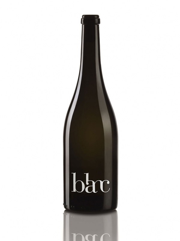 lovely-package-blanc1.jpg (748×1000) #white #bottle #black #wine #type