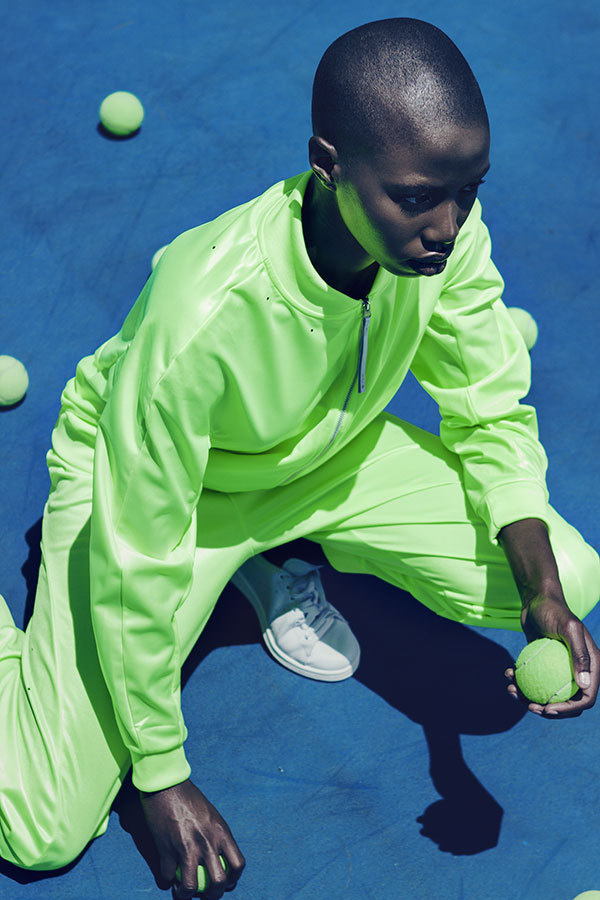 strapazzolli:© KOPE FIGGINS. #model #tennis #fluorescent #court #green