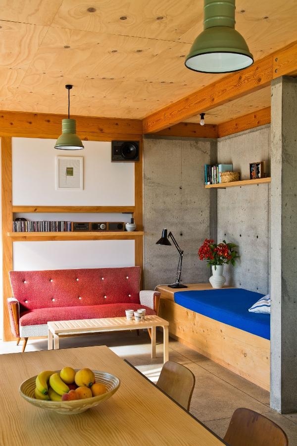 Dogbox is a House on a Steep Whanganui Hillside