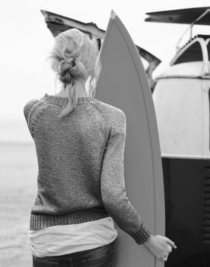 Minimal #surf #girl #sweater