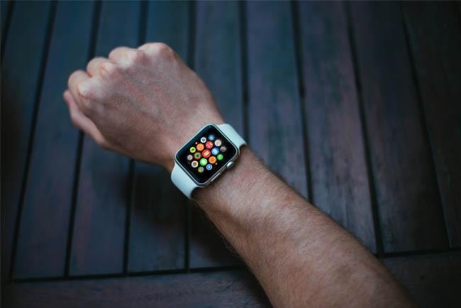 Free Photorealistic Apple Watch Mockup