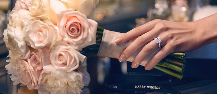Harry Winston is one of the most sought-after jewellers in the world. He creates incredible diamond engagement rings which available in classic and modern designs.