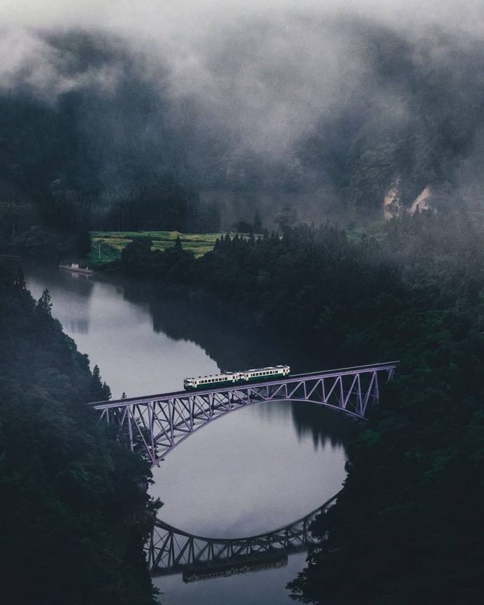 Cinematic Street Photos of Japan by Takashi Yasui