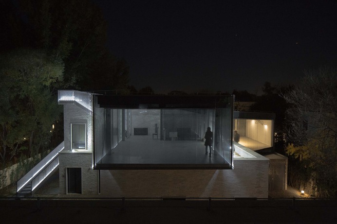 W(an)W(an)S(hu) House / reMIX studio ,Night view of the North volume's South face. Image © Federico Ruberto