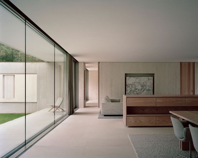 Villa Waalre by Russell Jones