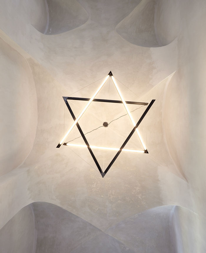 ORA Transform a 16th Century Residence into a Guesthouse - InteriorZine