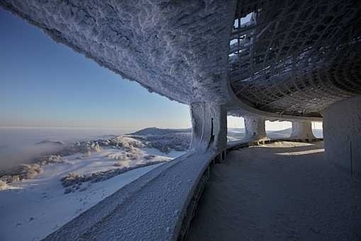 Forget Your Past – Timothy Allen | Photography | Film #interiors #architecture #ruins