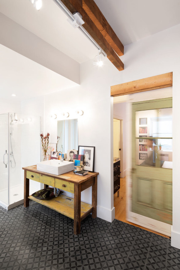 HISTORICAL ROW HOUSE GETS A WHIMSICAL, INDUSTRIAL RENOVATION