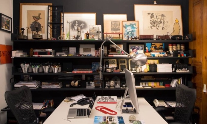 Examples of using black walls