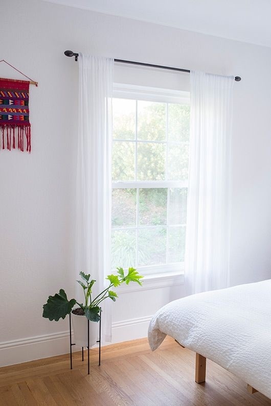 White bedroom. Photo by Cindy Loughridge for Sfgirlbybay. #minimal #bedroom