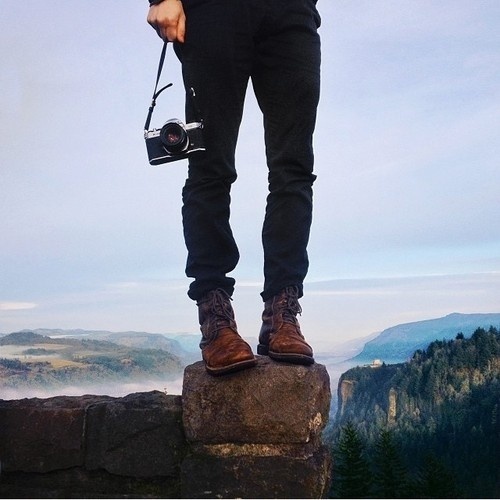 Tumblr #shoes #camera #top #mountains #jeans
