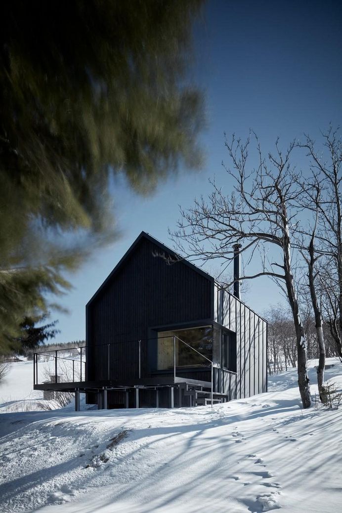 Small Mountain Lodge for Short-Term Guests 2