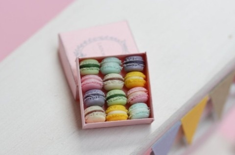 Miniature Macaroons by Stephanie Kilgast | PICDIT #design #sculpture #art #food