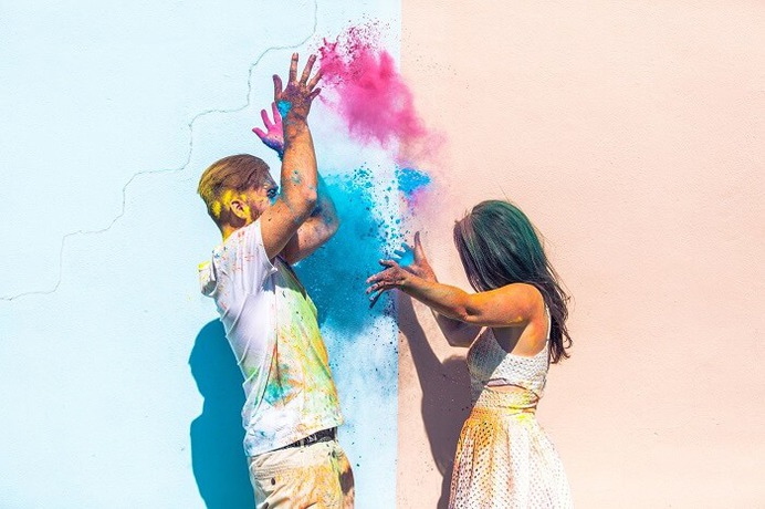 Have Simple Pre-Wedding Shoot with Organic Colors
