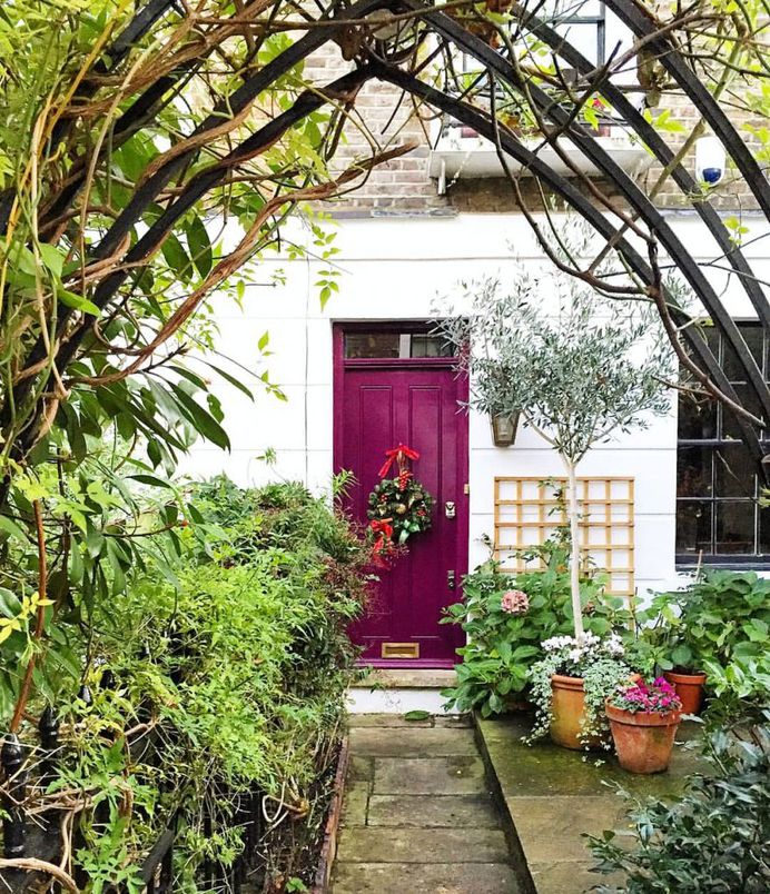 Instagram Account Shares Amazing Photos of The Doors of London