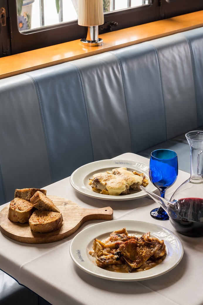 Parellada Branding - Mindsparkle Mag Requena Office designed this beautiful branding for Parelleada. #logo #packaging #identity #branding #design #color #photography #graphic #design #gallery #blog #project #mindsparkle #mag #beautiful #portfolio #designer