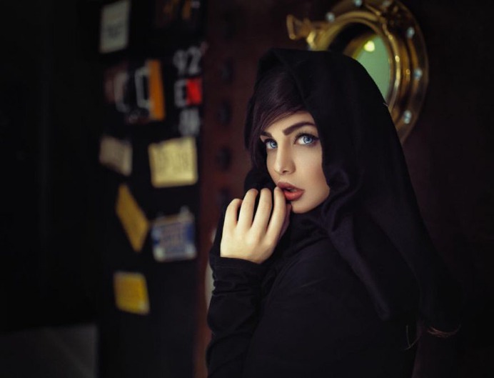 Gorgeous Beauty and Street Style Photography by Mutlu Anas